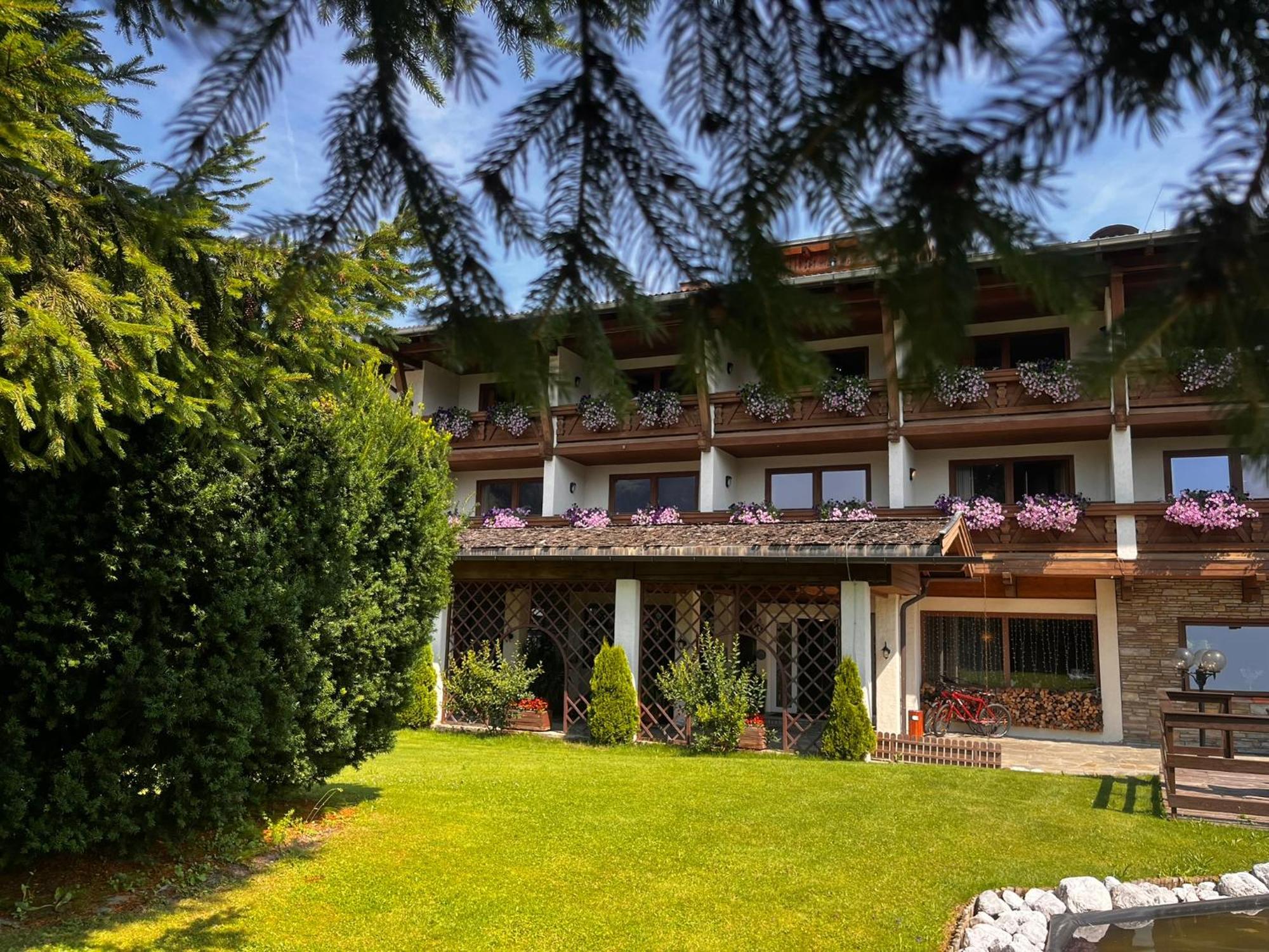 Clc Alpine Centre Hotel Saalfelden Bagian luar foto